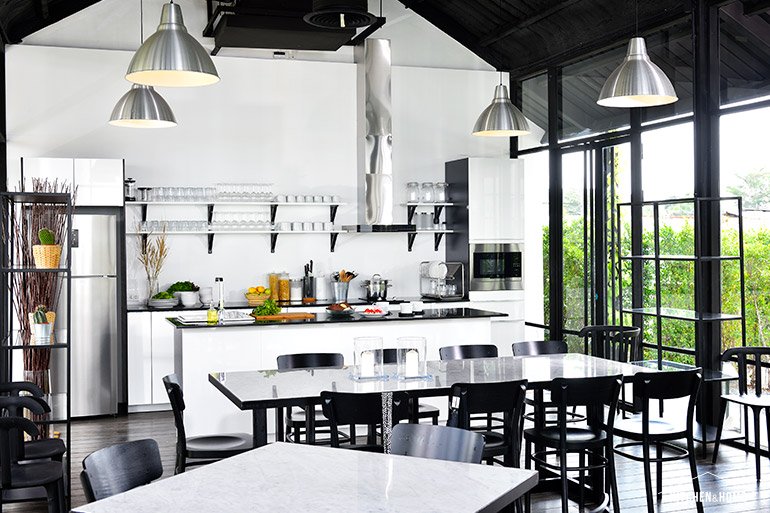 10 แบบห้องครัวสวยๆ ในบ้านพักตากอากาศ