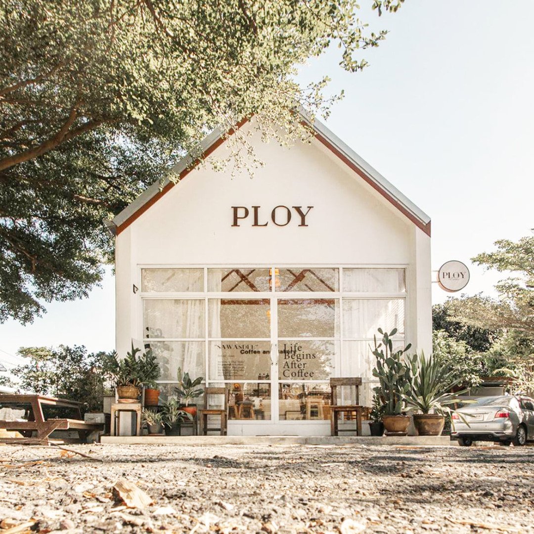 PLOY’s Coffee and bakery ร้านกาแฟมินิมอลบรรยากาศสบาย ๆ ภายในตกแต่งด้วยงานแบบวินเทจ