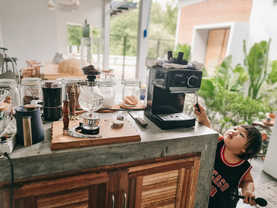 บ้านสไตล์ลอฟต์กลางป่าหลังนี้ของเราไม่เคยเหงา