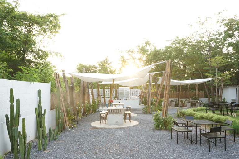 บ้านสไตล์ลอฟต์กลางป่าหลังนี้ของเราไม่เคยเหงา