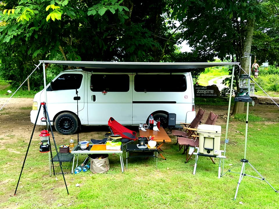 ใช้ชีวิตแคมป์ปิ้งสบายๆ ดัดแปลงรถตู้ใช้งานปิคนิคนอกบ้าน นอนฟังเสียงธรรมชาติ
