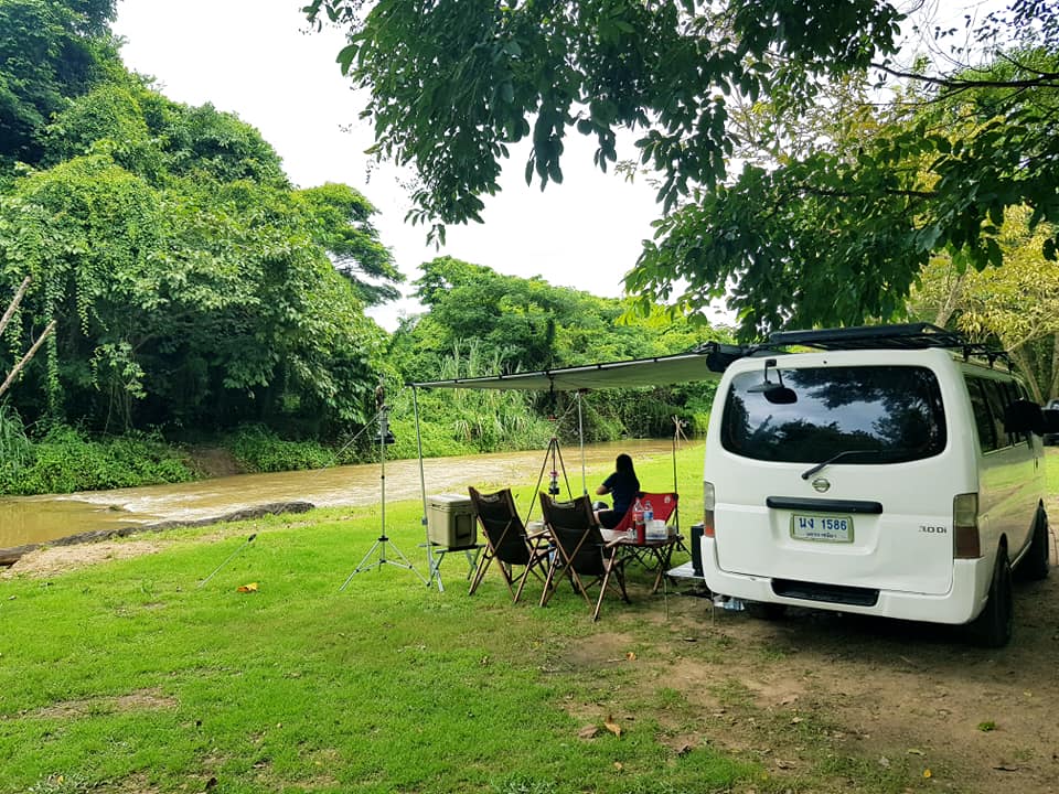 ใช้ชีวิตแคมป์ปิ้งสบายๆ ดัดแปลงรถตู้ใช้งานปิคนิคนอกบ้าน นอนฟังเสียงธรรมชาติ
