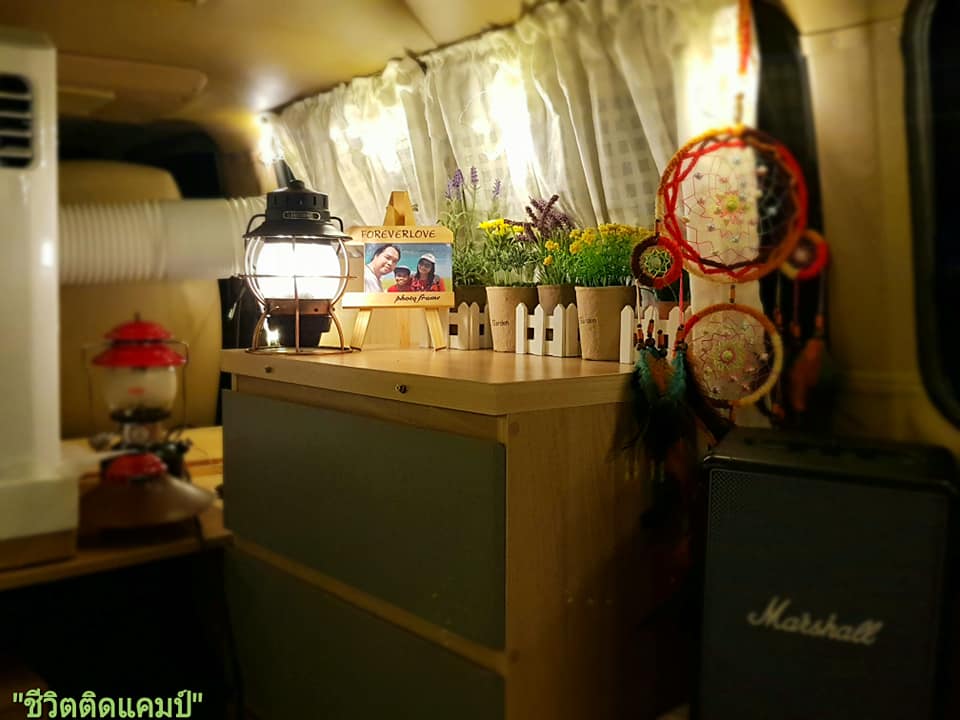ใช้ชีวิตแคมป์ปิ้งสบายๆ ดัดแปลงรถตู้ใช้งานปิคนิคนอกบ้าน นอนฟังเสียงธรรมชาติ