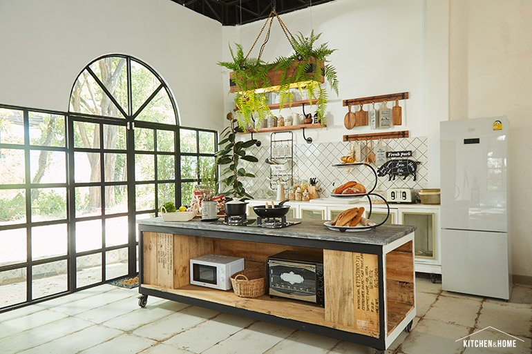 DNA Studio บ้านสีขาวในสวนสีเขียว