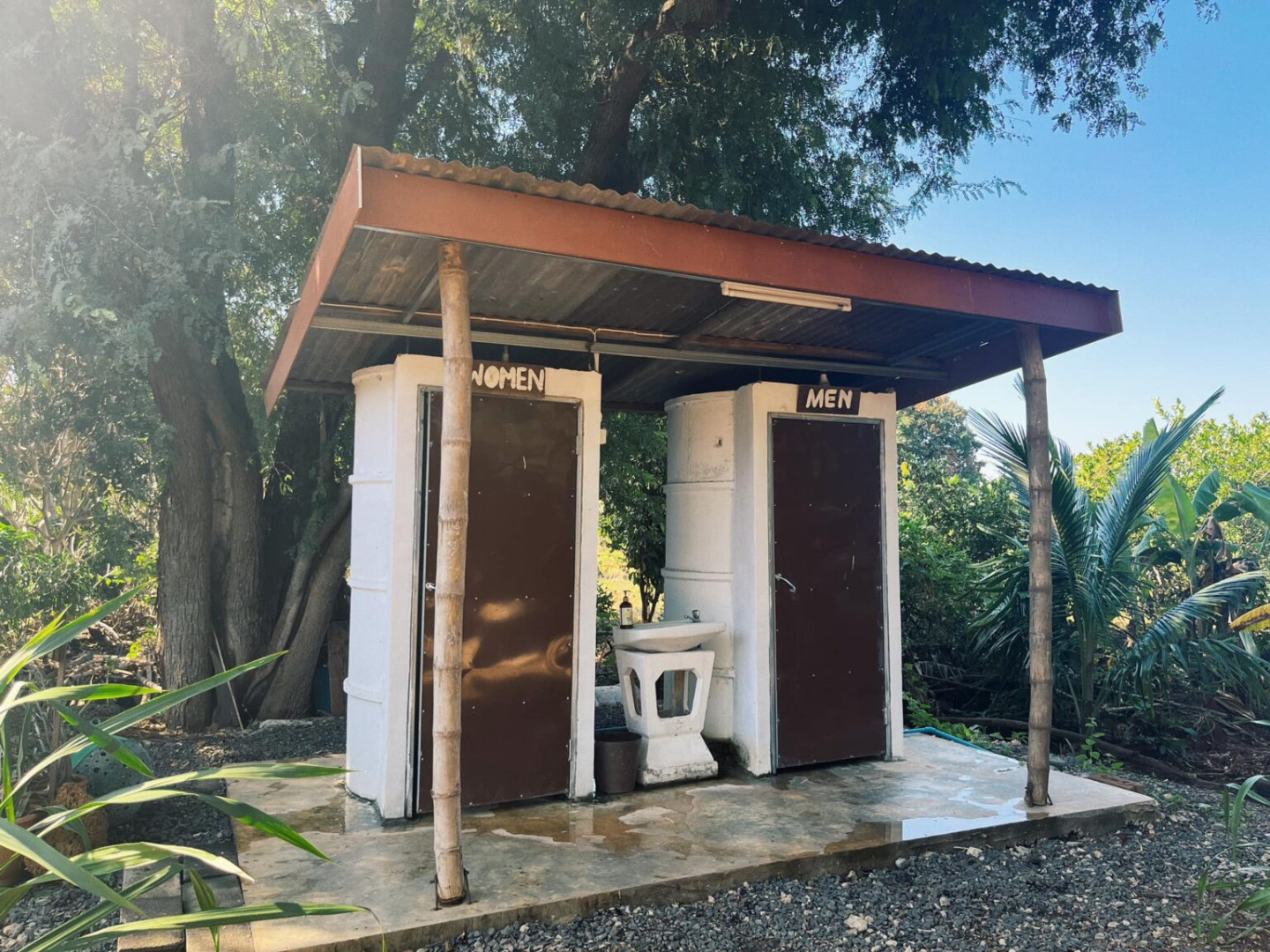 ไอเดีย “ห้องน้ำท่อซีเมนต์งบ 10000 บาท” ห้องน้ำสำหรับบ้านสวนง่าย ๆ หรือร้านค้าเล็ก ๆ