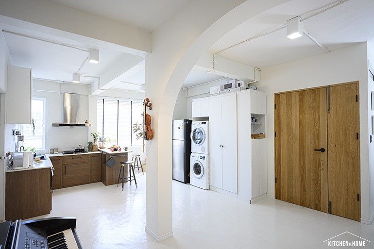 บ้านสบายๆ บรรยากาศรีสอร์ทที่พลิกโฉมจากห้องพักคนงานเก่าโทรม