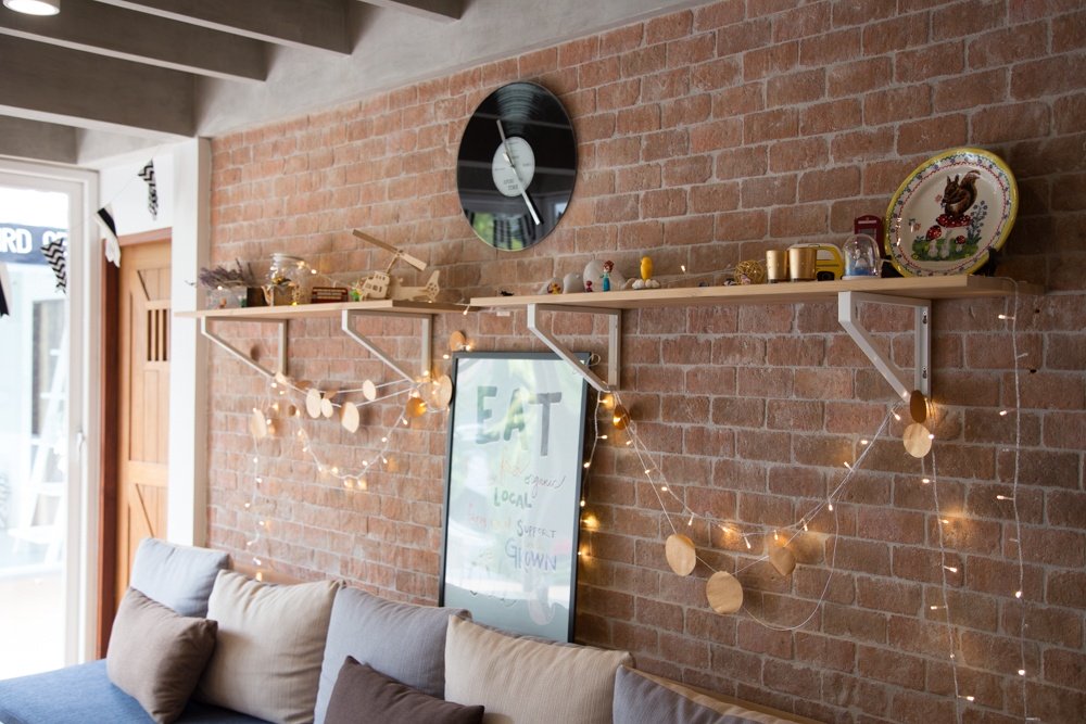 อินเทรนด์ซัมเมอร์ แต่งบ้านสดใสได้แบบไม่ต้องสาดสีจัด