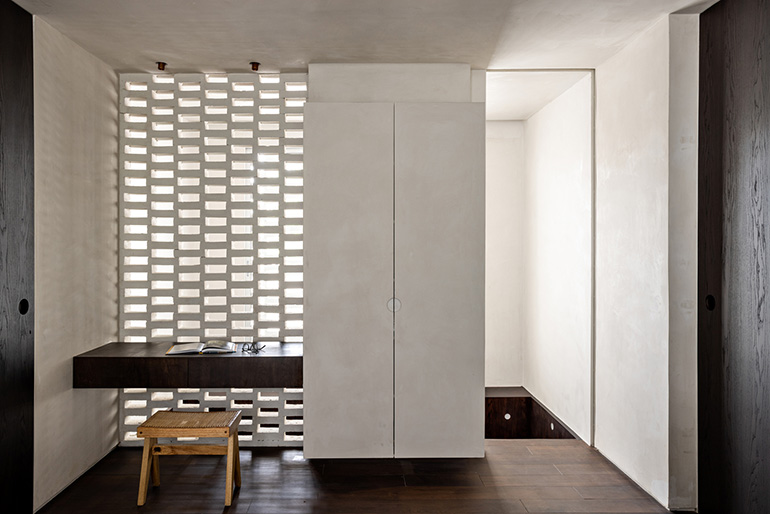 บ้านที่เล่นกับช่องแสง ช่องลม และมีความเป็นส่วนตัวสูง