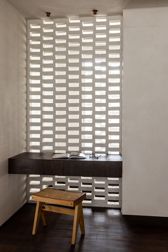 บ้านที่เล่นกับช่องแสง ช่องลม และมีความเป็นส่วนตัวสูง