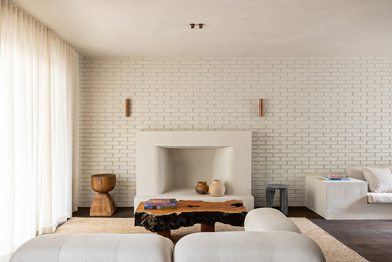 บ้านที่เล่นกับช่องแสง ช่องลม และมีความเป็นส่วนตัวสูง