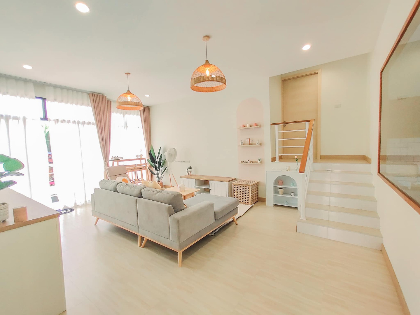 แบบบ้านชั้นครึ่ง 3 ห้องนอน 2 ห้องน้ำ งบสร้าง 18 ล้าน ตกแต่งละมุนมาก