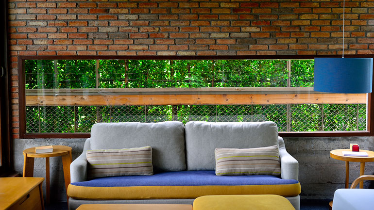 5 วิธีทำบ้านให้เย็นไม่ต้องง้อแอร์ ประหยัดไฟบ้านได้ง่ายๆ