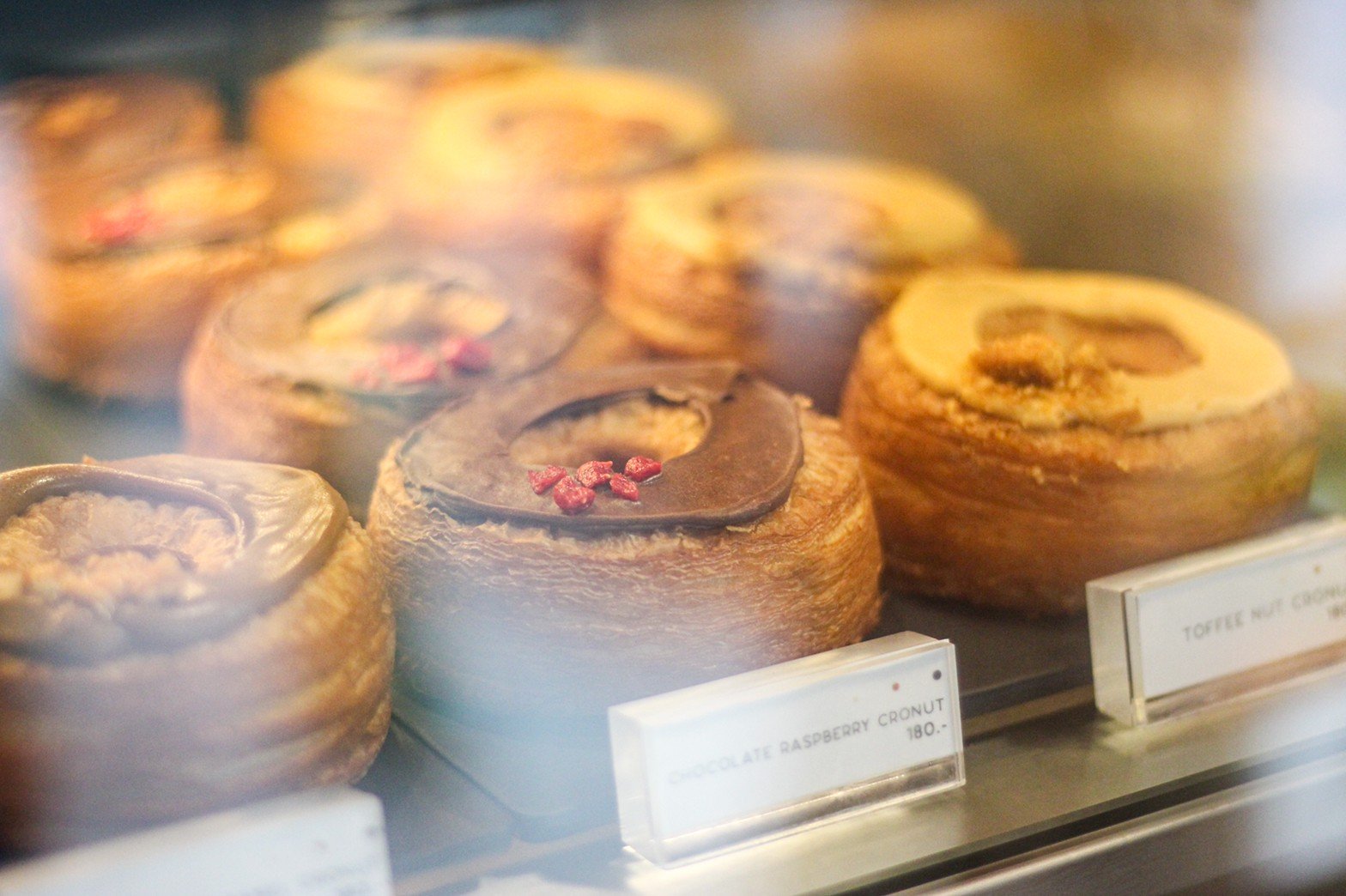 CPSCOFFEE คาเฟ่ที่นำจุดวงกลมมาเล่าในภาษาการออกแบบได้อย่างกลมกล่อม