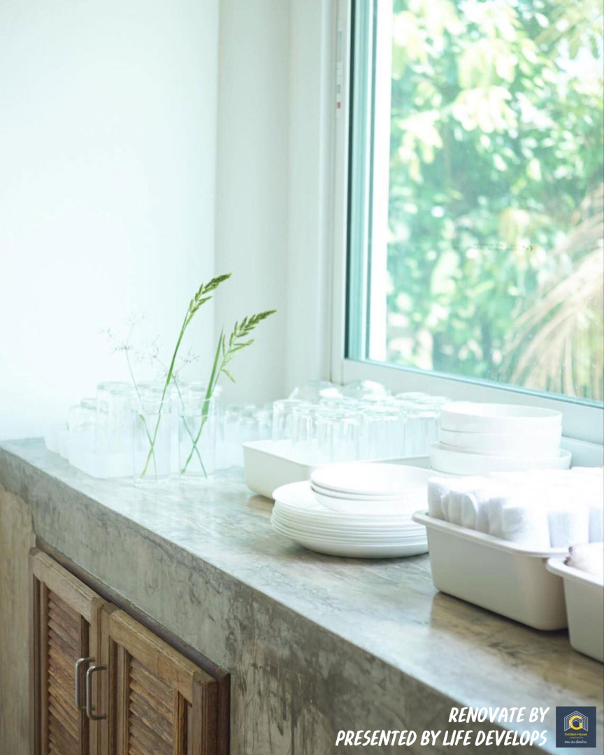 พาชม ผลงานการรีโนเวท “บ้านกลางทุ่งนา” พร้อมบรรยากาศตกแต่งภายในแบบมินิมอล