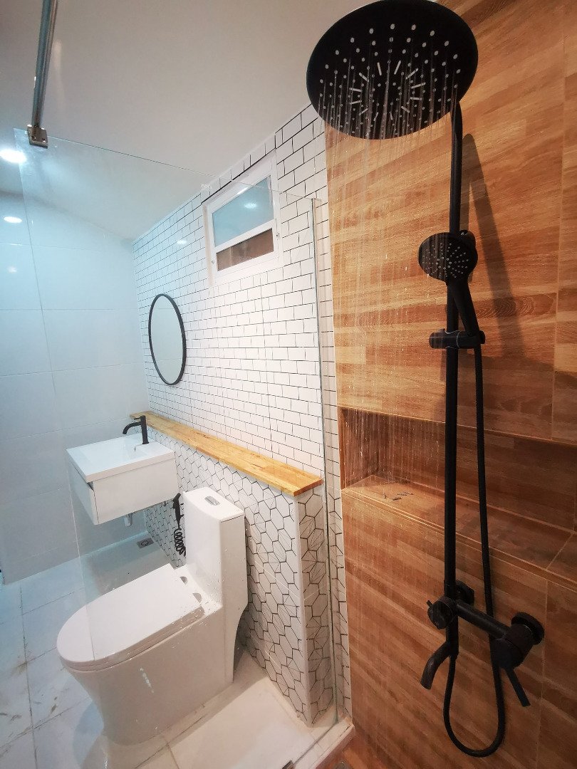ชมไอเดีย “รีโนเวทห้องน้ำ” ตกแต่งใหม่หมด สวยและปลอดภัย น่าใช้กว่าเดิม