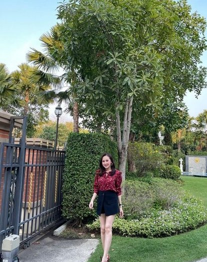 บ้านสุดหรูของ "แยม ธมลพรรณ์" อดีตนางเอกละครพื้นบ้าน ที่เพิ่งหนีตายจากเหตุไฟไหม้โรงแรม