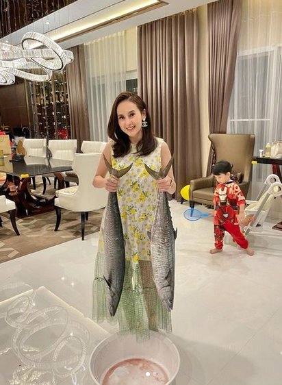 บ้านสุดหรูของ "แยม ธมลพรรณ์" อดีตนางเอกละครพื้นบ้าน ที่เพิ่งหนีตายจากเหตุไฟไหม้โรงแรม