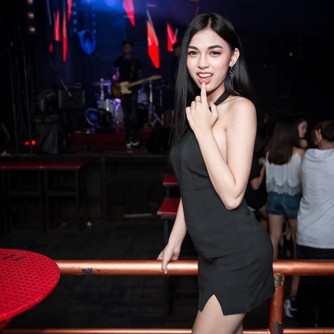 ใบข้าว สัปเหร่อ