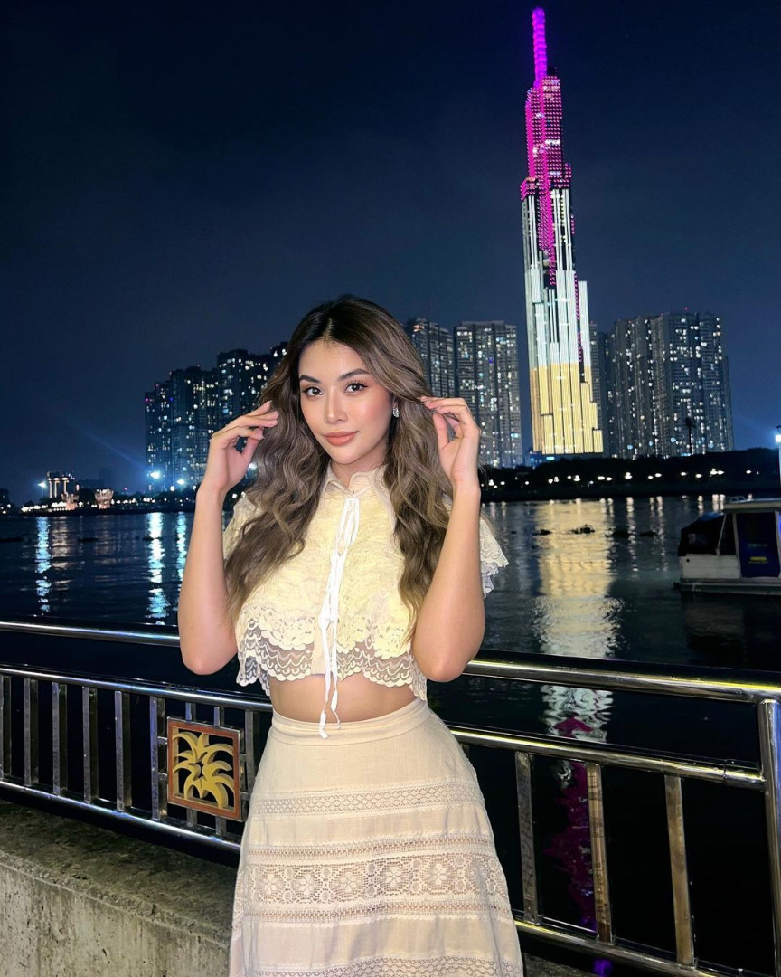 ชมพู อทิตา