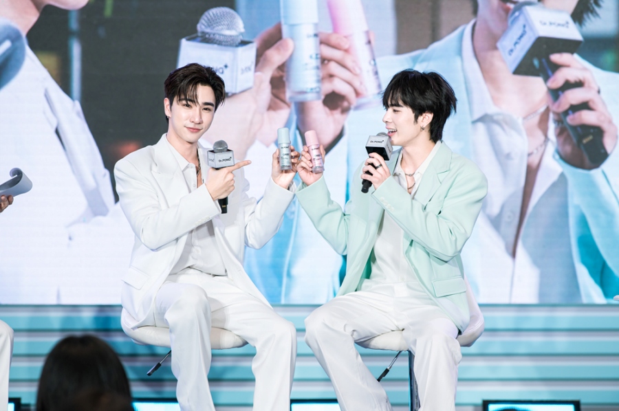 “เพิร์ธ-แซนต้า” นั่งแท่นพรีเซนเตอร์ Dr.PONG ดันยอดปัง เสิร์ฟสกินแคร์ยุคใหม่
