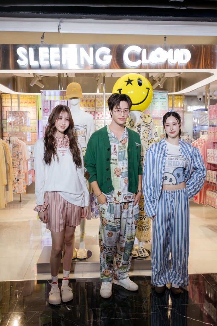แฟลชรัวทั้งสยาม! "เก้า สุภัสสรา" นำทีม "เจมีไนน์-โยโกะ-วิว" เปิดตัว SLEEPING CLOUD เขย่าวงการชุดนอน