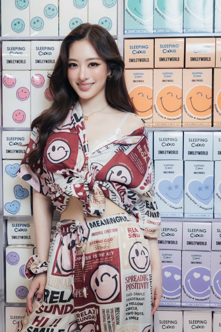 แฟลชรัวทั้งสยาม! "เก้า สุภัสสรา" นำทีม "เจมีไนน์-โยโกะ-วิว" เปิดตัว SLEEPING CLOUD เขย่าวงการชุดนอน
