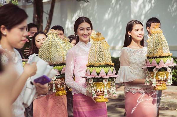 งานหมั้น บี แตน
