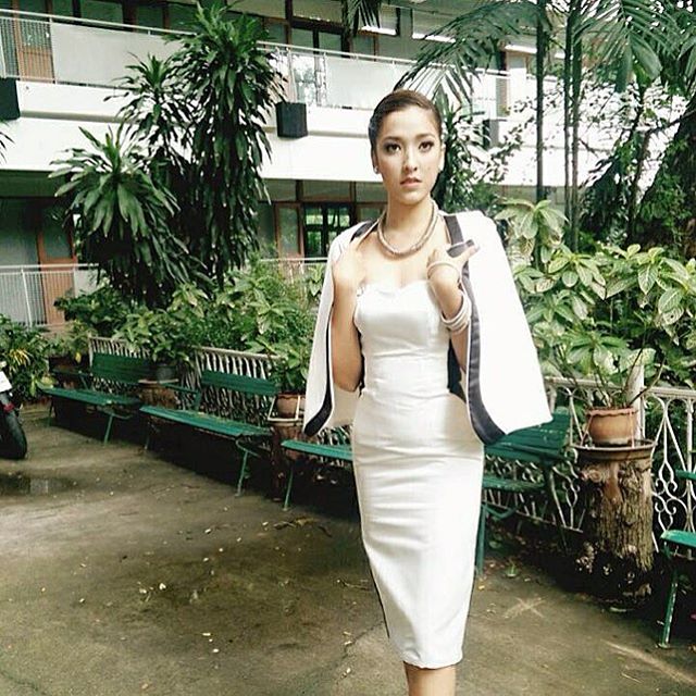 ยิ้ม ชาวิกา