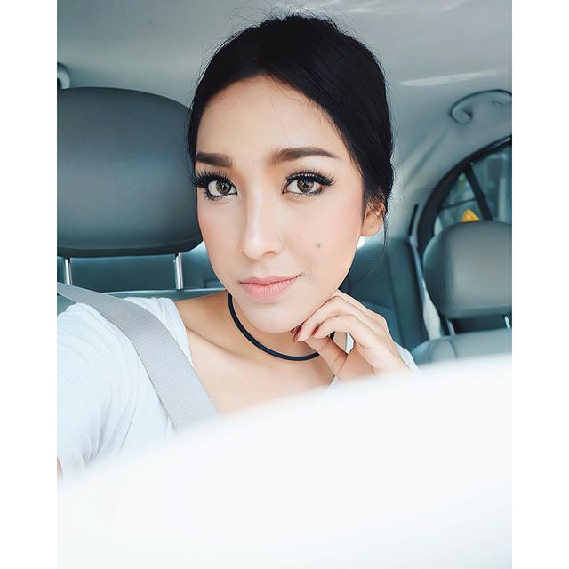 ยิ้ม ชาวิกา