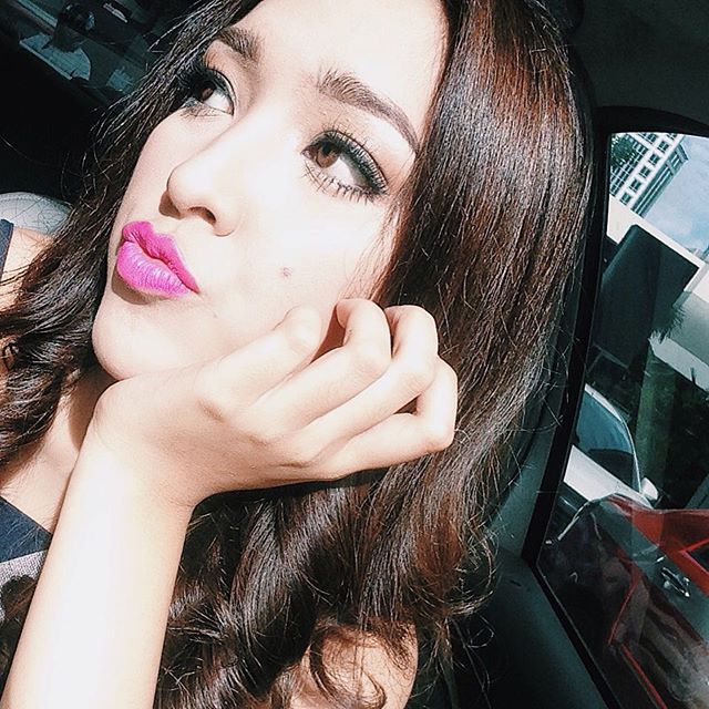 ยิ้ม ชาวิกา