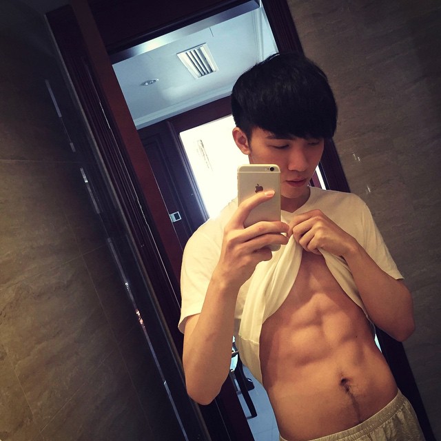  อู๋ต้าเหว่ยและน้องสาว