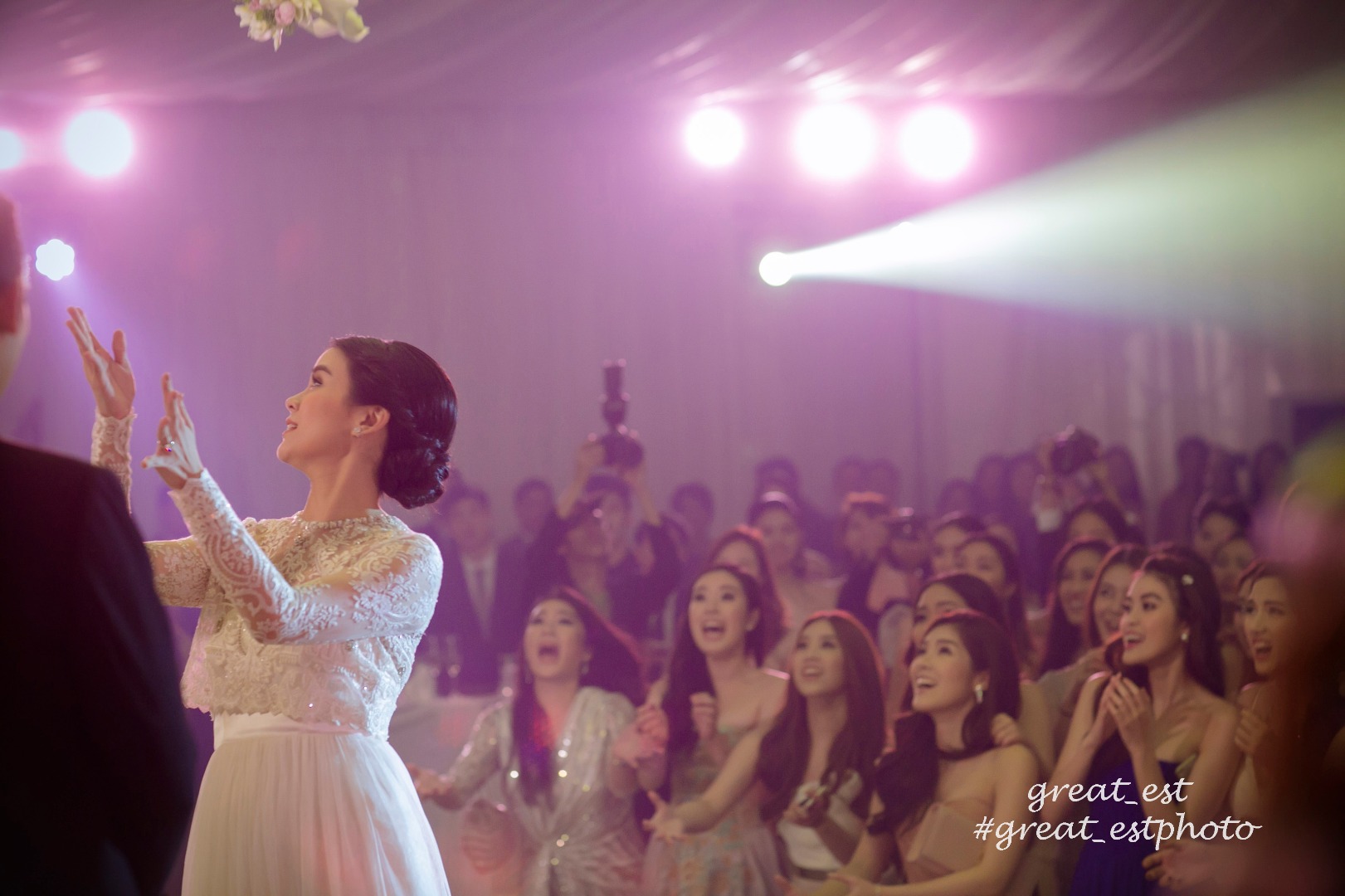 มัดหมี่ แต่งงาน