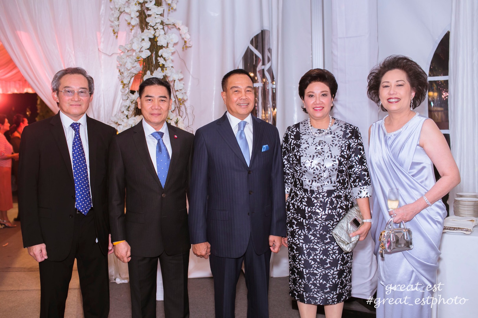 มัดหมี่ แต่งงาน