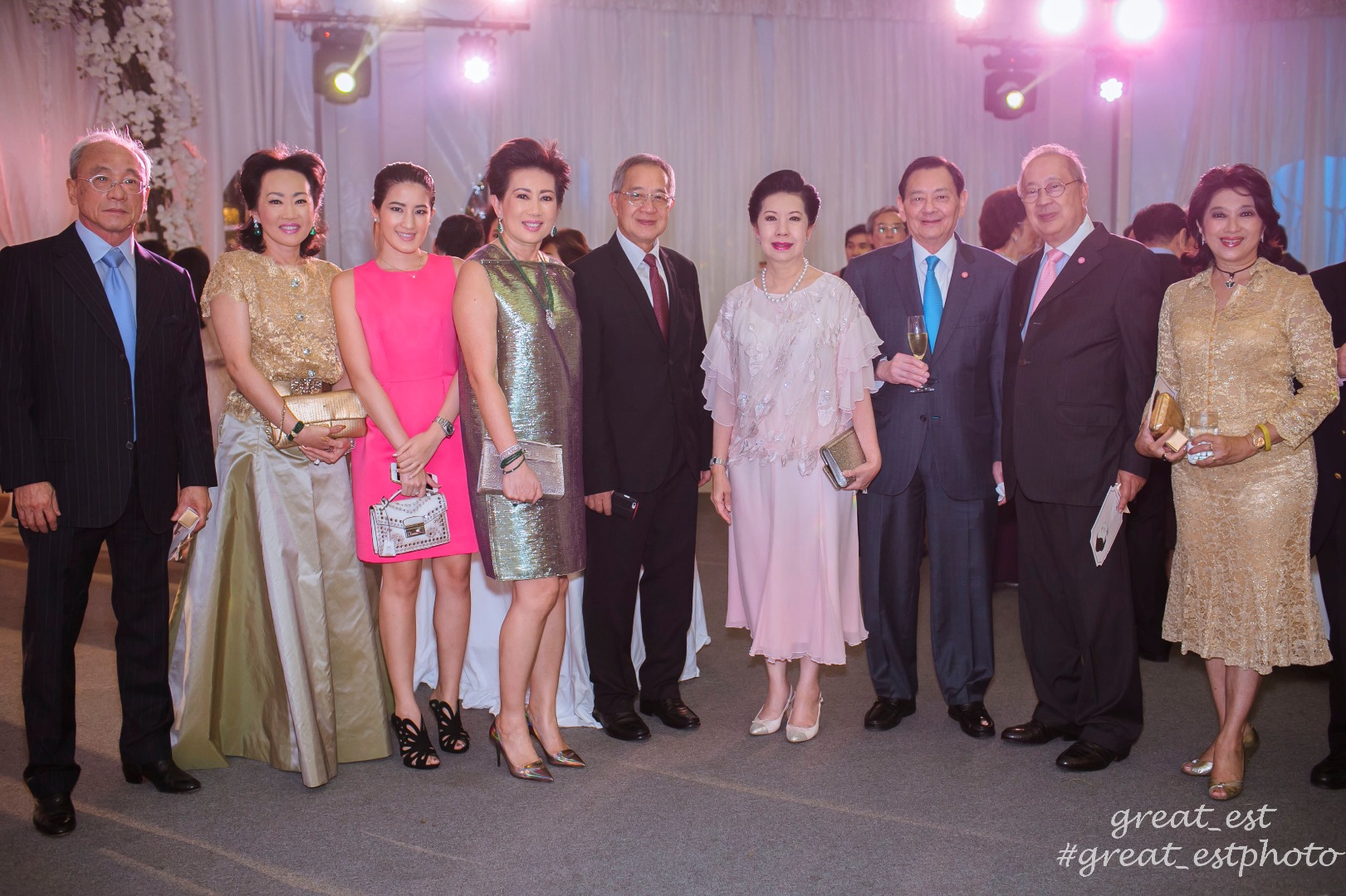 มัดหมี่ แต่งงาน