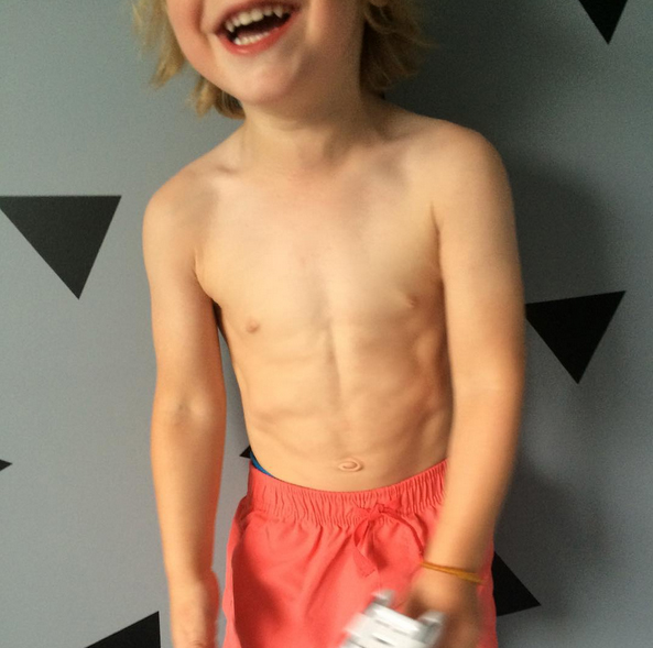 ซิกแพคเด็ก